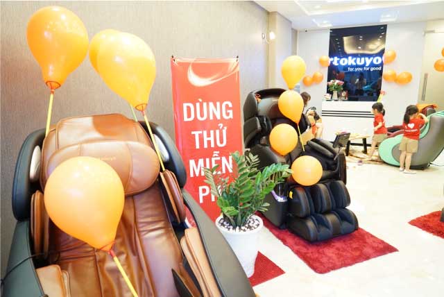 tokuyo khai truong showroom ba trieu