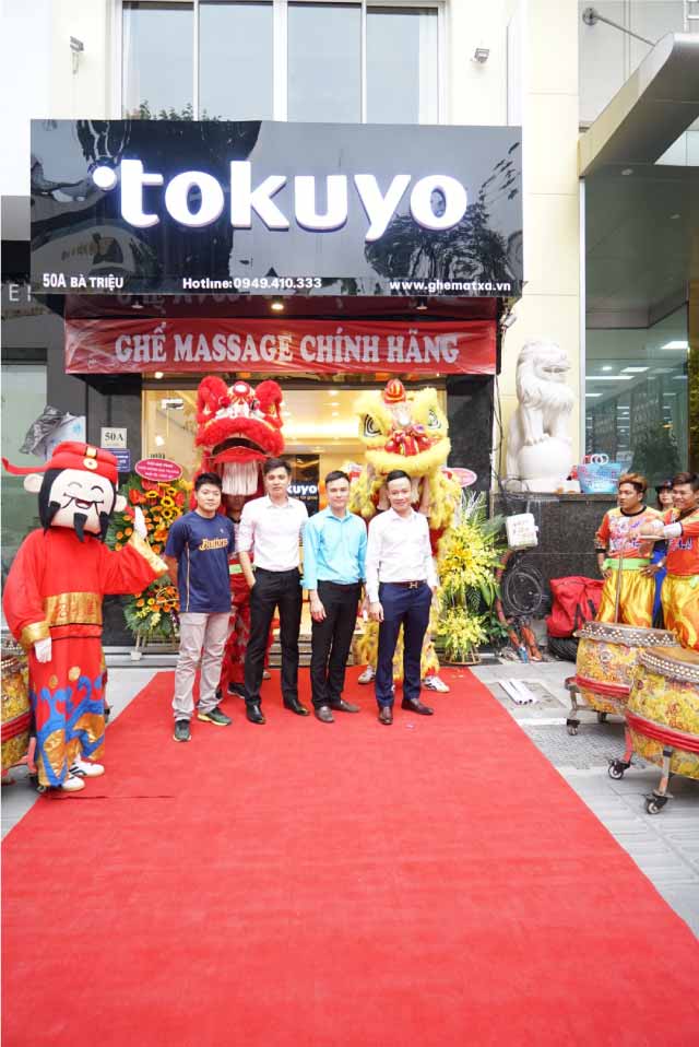 tokuyo khai truong showroom ba trieu